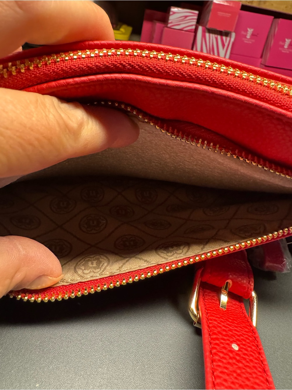 Nanette Lenore Red Pebbled Leather Wristlet Clutch - Stylish Everyday Carry - Picture 9 of 12